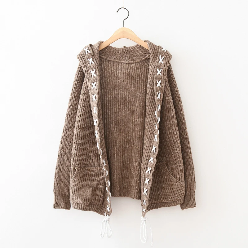 Свитер с капюшоном и перекрестной шнуровкой Осень-зима 2019 |