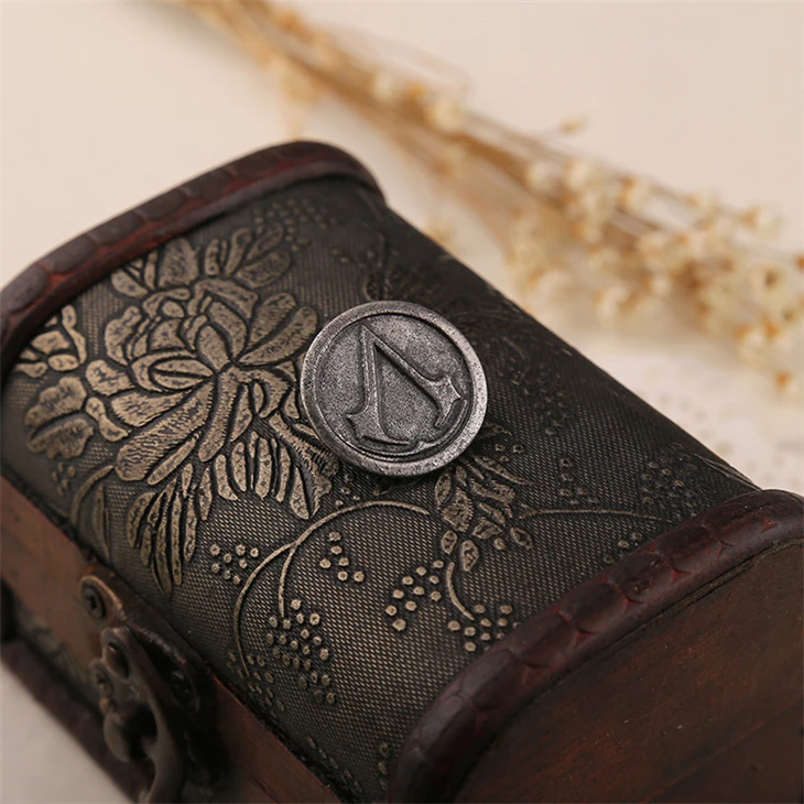 

Valhalla Odyssey Origins Brooch Pin Altair Ezio Connor Desmond Miles Abstergo Vintage Retro Game Badge Cosplay Jewelry Wholesale