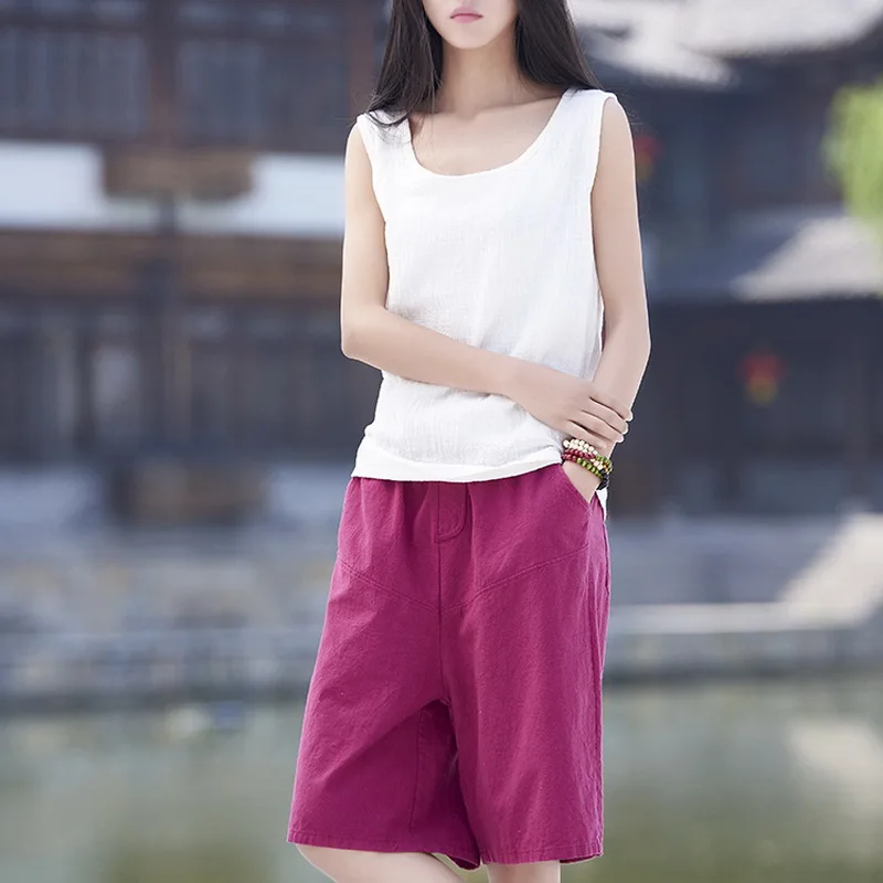 Женские хлопковые и льняные шорты свободные белые однотонные стильные короткие