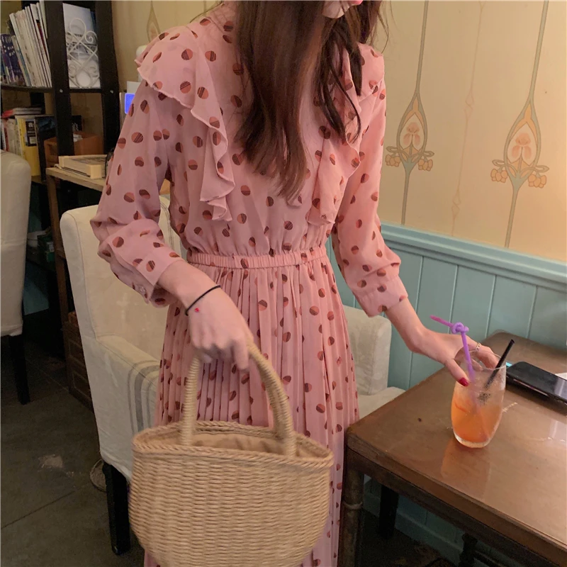 Нежное Розовое Шифоновое плиссированное платье в горошек с рукавами три