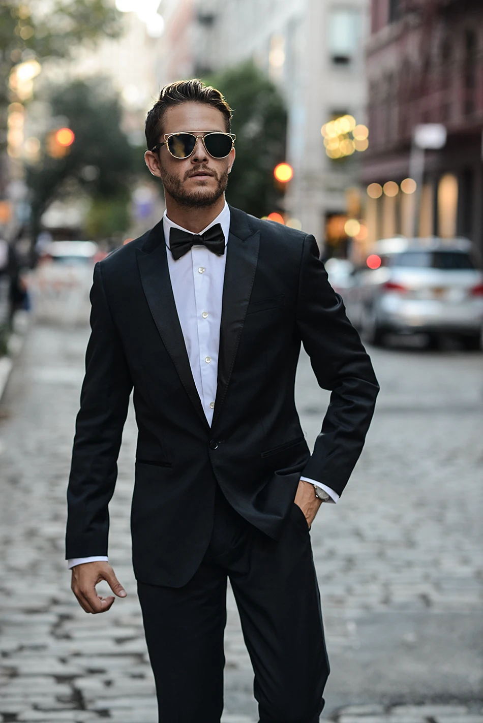 Черный на одной пуговице приталенный для свадьбы жениха деловой мужской костюм