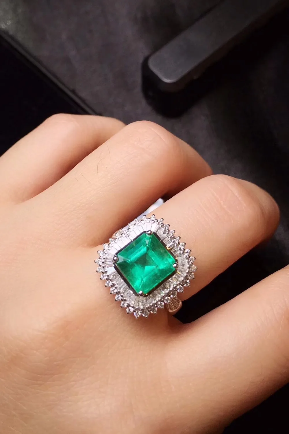 Женские кольца G18 k из золота 18 К белого с натуральным изумрудом 2.65ct|Кольца| |