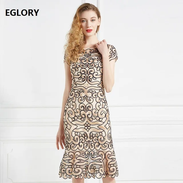 Женское вечернее платье русалка черное облегающее миди с вышивкой и коротким