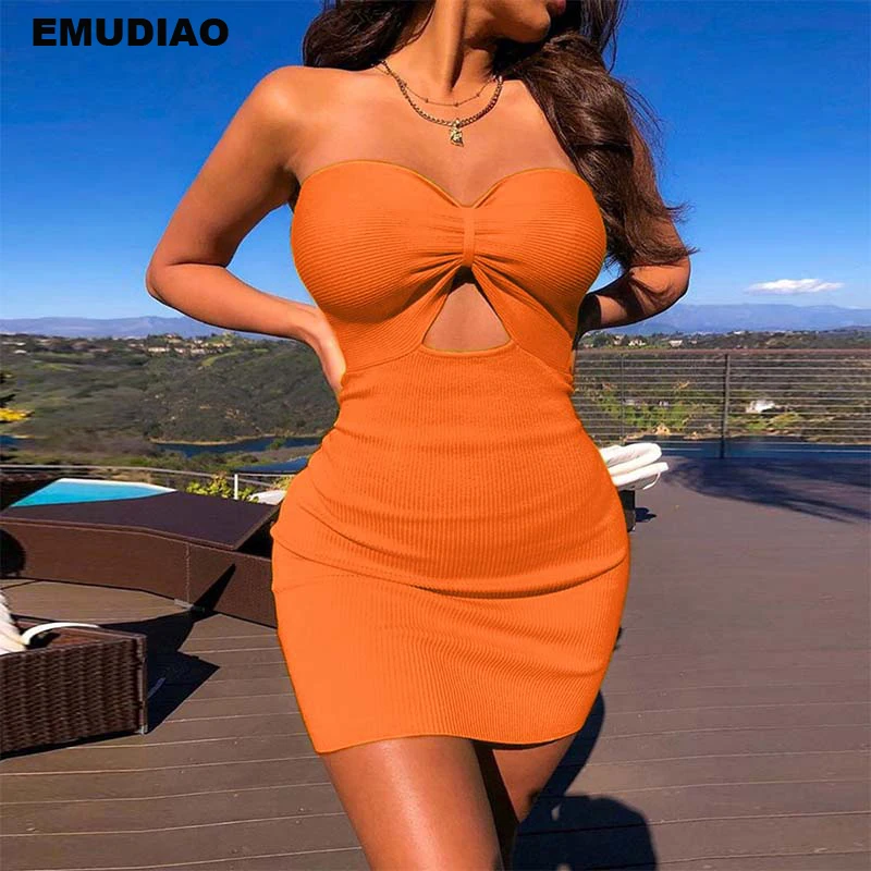 Женское облегающее мини-платье с глубоким v-образным вырезом плиссированное