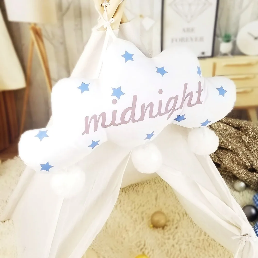 Декоративная подушка для детской комнаты с рисунком единорога звезды и капли 52x25