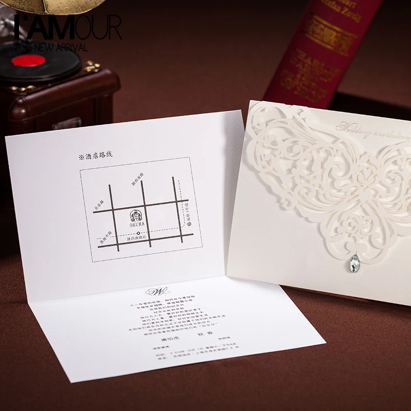 Персонализированные элегантный цветочный с точными вырезами свадебные