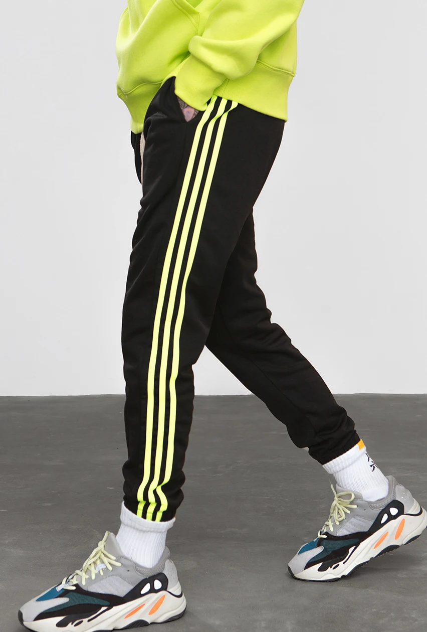 F/W Новые спортивные штаны с боковой полосой и эластичной талией, мужские и женские модные спортивные штаны для бега, черные и оранжевые спортивные штаны High Street