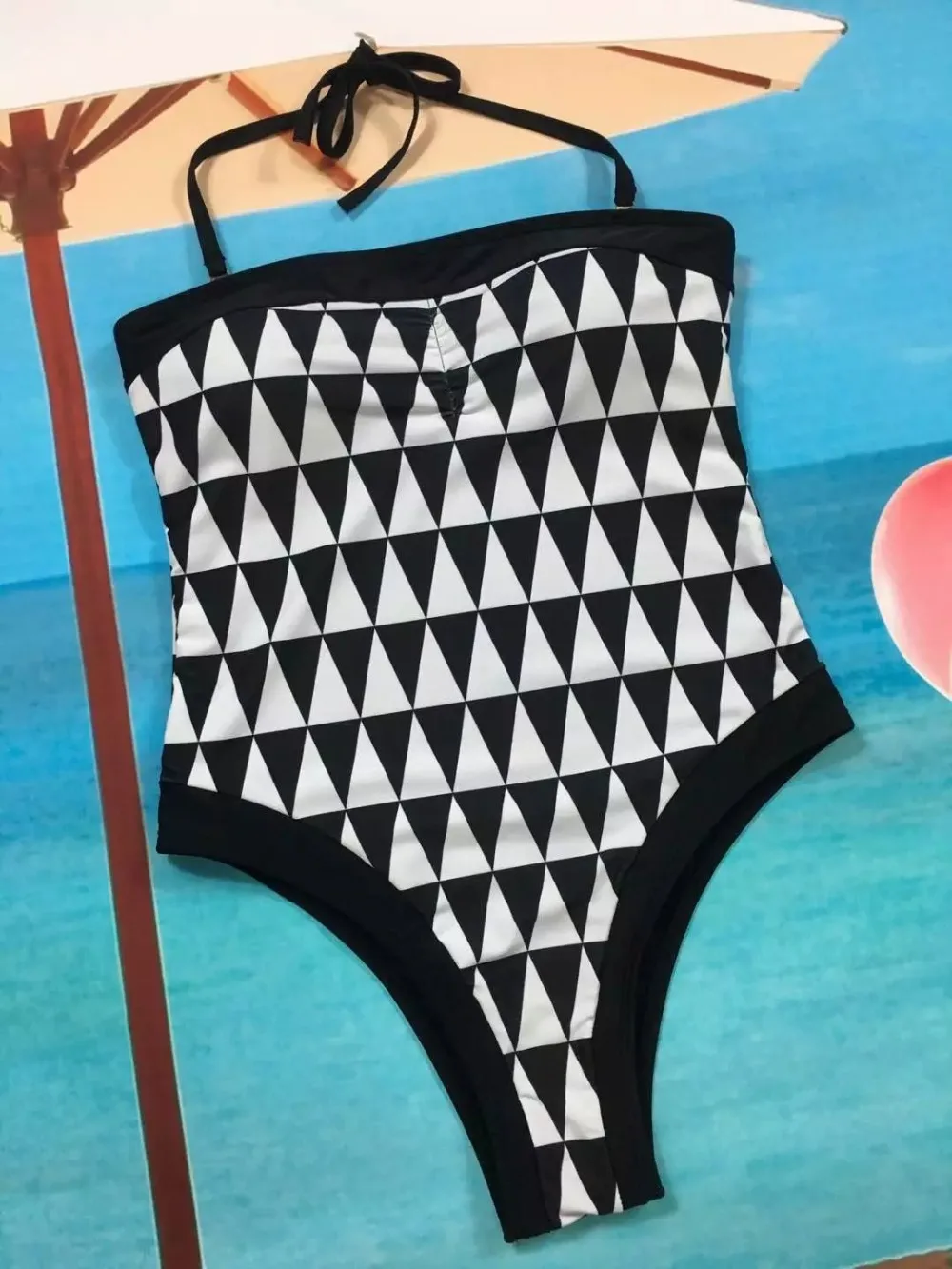 Женский сплошной купальник в клетку черно белый купальный костюм бандо