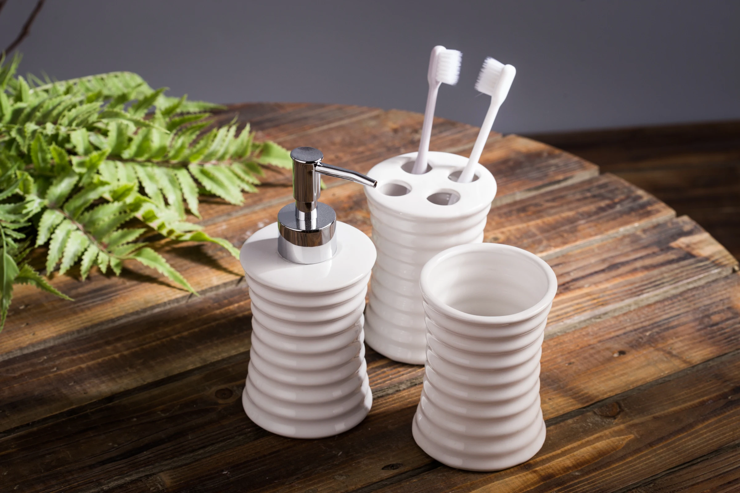 Набор из керамической зубной щетки для ванной|Полки и стеллажи хранения| |