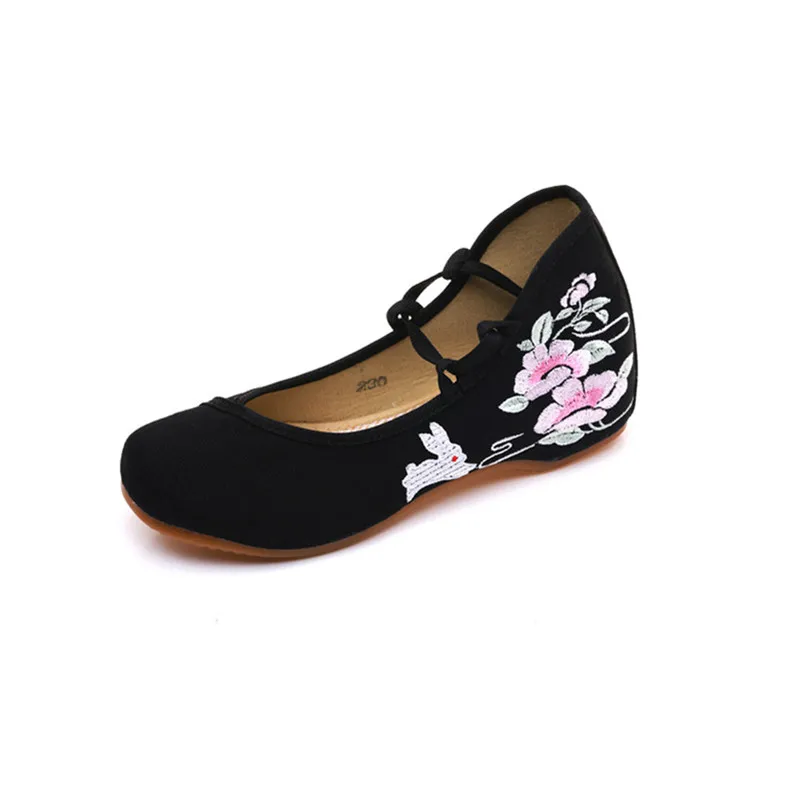 Китайские женские балетки на плоской подошве с вышитыми бабочками и кроличьими