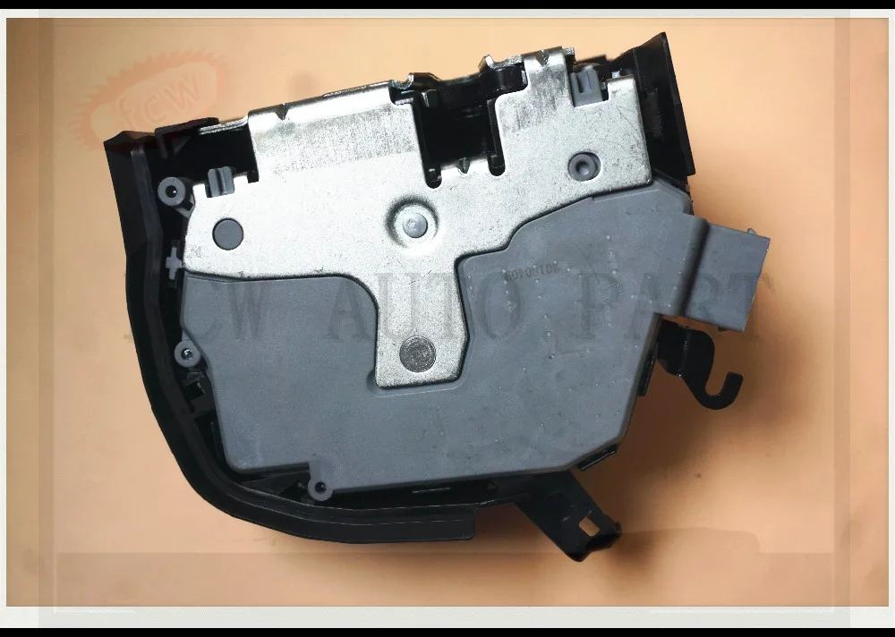 Для BMW X5 e53 00-06 51218402540 абсолютно новый привод защелки передней правой двери |