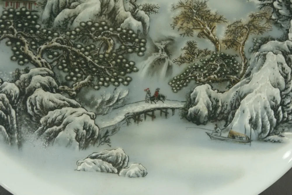 Красивая сине белая китайская фарфоровая и керамическая окрашенная тарелка