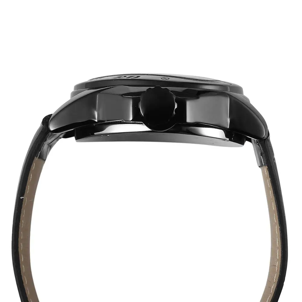 Фото t-WINNER  Fashion creative triangle surface classic black and grey  three-pointer belt men wrist watch №2
