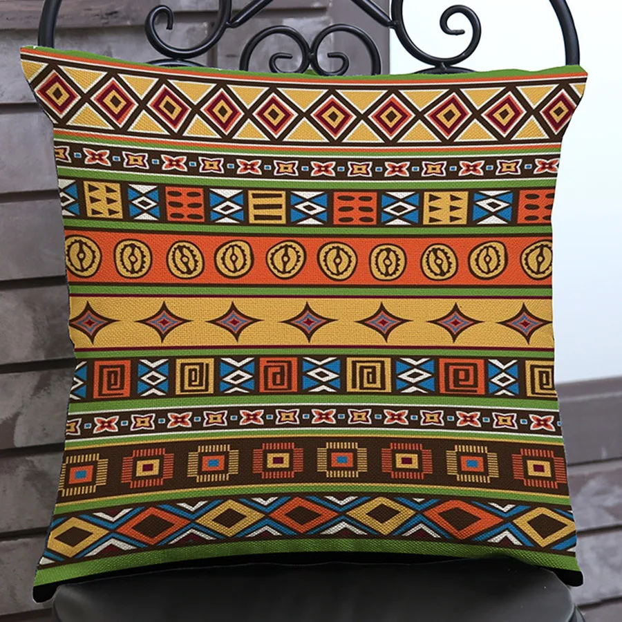 Наволочка в полоску с геометрическим рисунком африканском стиле цветная