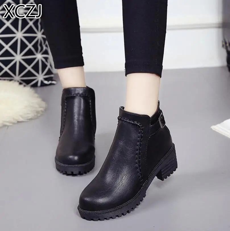 Новинка 2019 белые ботинки из коровьей замши женские на меху утепленные Ботильоны