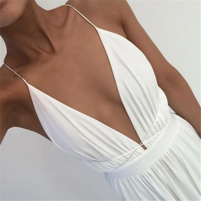 Женское вечернее платье макси на бретелях темно синее однотонное с разрезом и