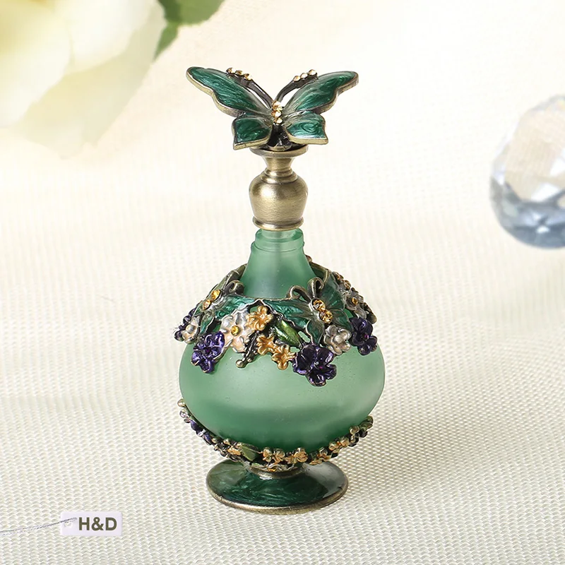 

H&D Vintage 24ml Green Retro Graven Metal and Glass Empty Container Refillable Portable Gift Perfume Bottle Home Decoration