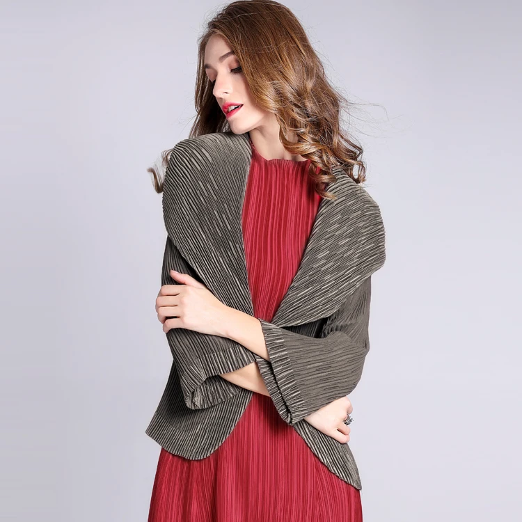 Женское Плиссированное пальто Changpleat черное серое эластичные короткие куртки