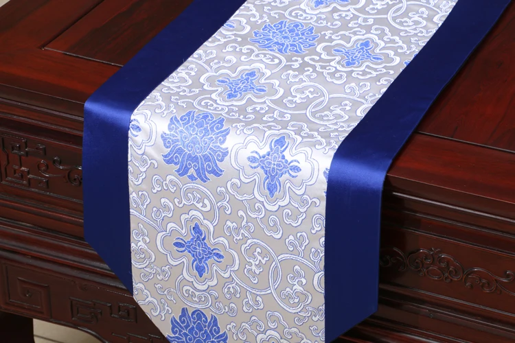 Скатерть цвета дамасской розы настольная дорожка синий белый китайский