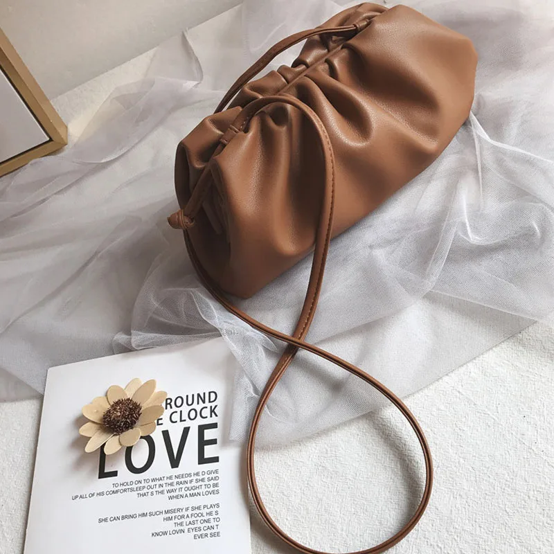 Сморщенные сумки для женщин 2020 роскошные дизайнерские облачные вместительные