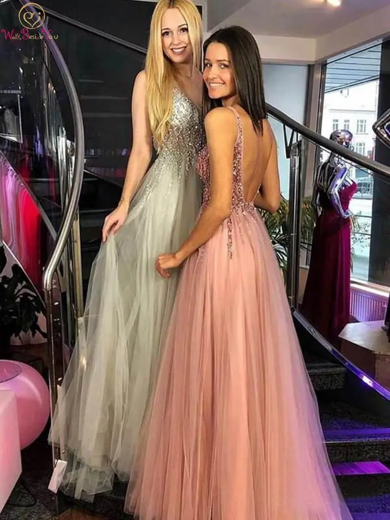 Женское вечернее платье до пола длинное розовое А силуэта без рукавов с V