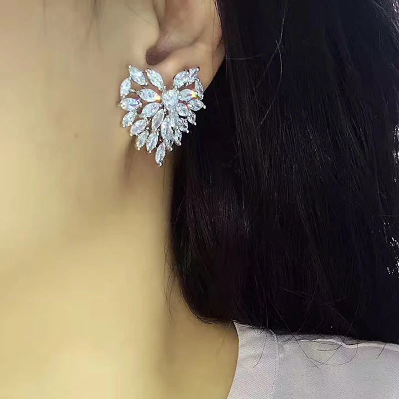 Женский ювелирный комплект из колье и серёг с фианитом | Украшения аксессуары