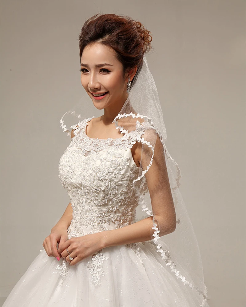Фата свадебная короткая двухслойная с кружевными краями фата для невесты