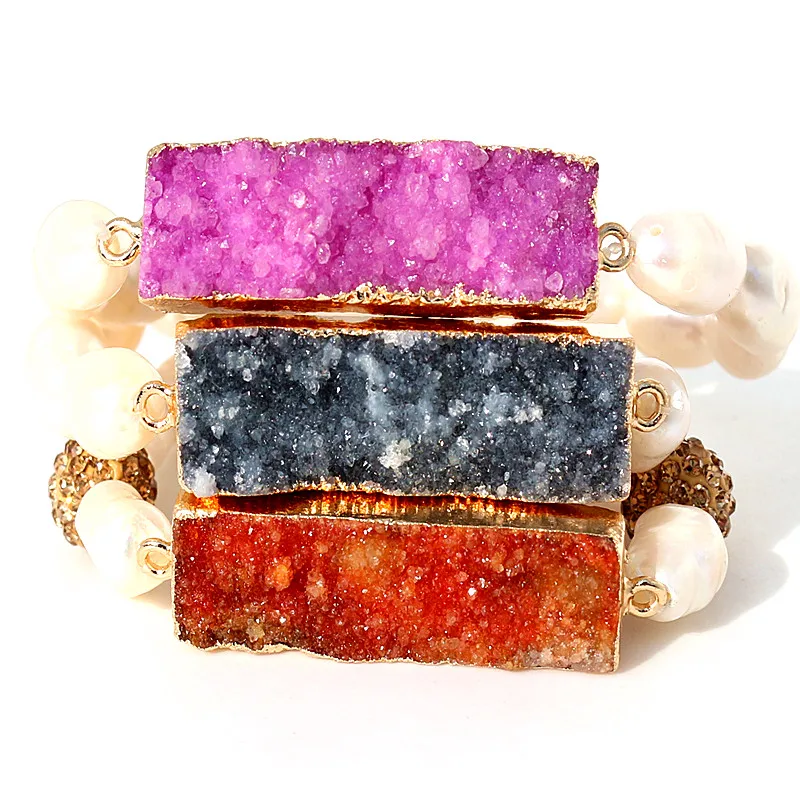 Женский браслет из натурального кварца с подвеской и бусинами в виде