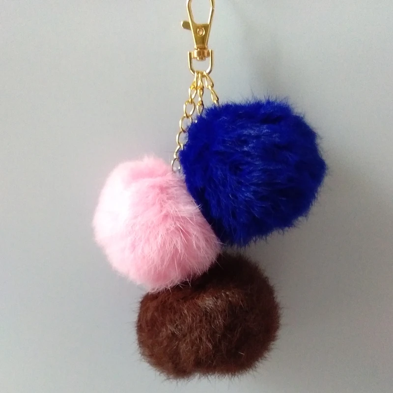 Серия Три на натуральном кроличьем меху сумка с помпонами брелок для ключей мех