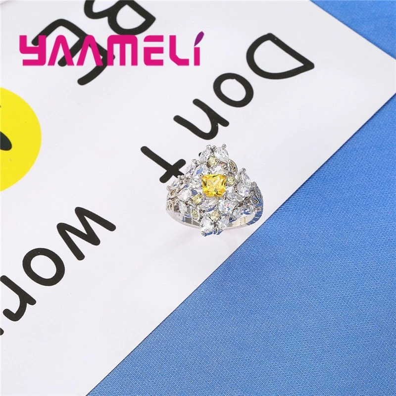 Роскошное очаровательное загадочное стильное летнее популярное