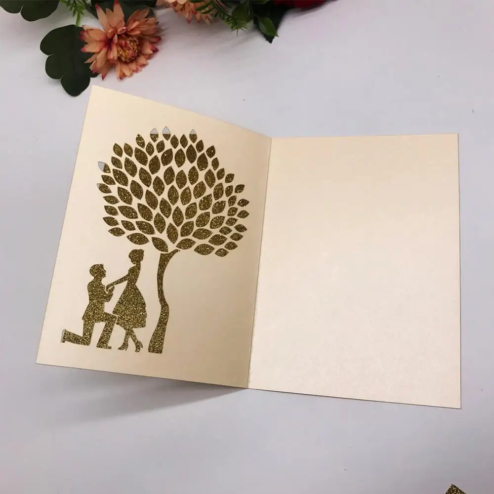 45 шт. Темно Синяя лазерная резка Свадебная карта с любовником под деревом