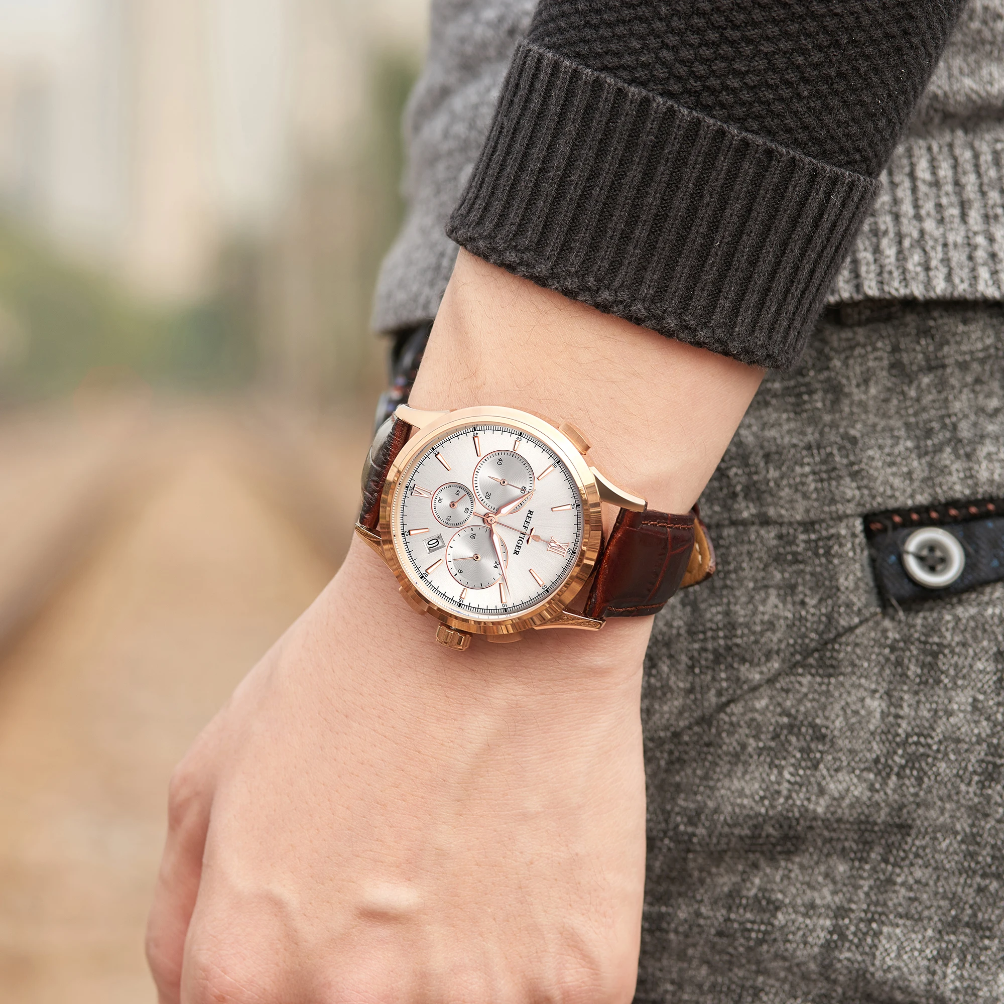 

Reef Tiger/RT Designer Luxury Dress Watch Luminous Watches Gold White Dial Brown Leather Strap Quartz Watch RGA1669