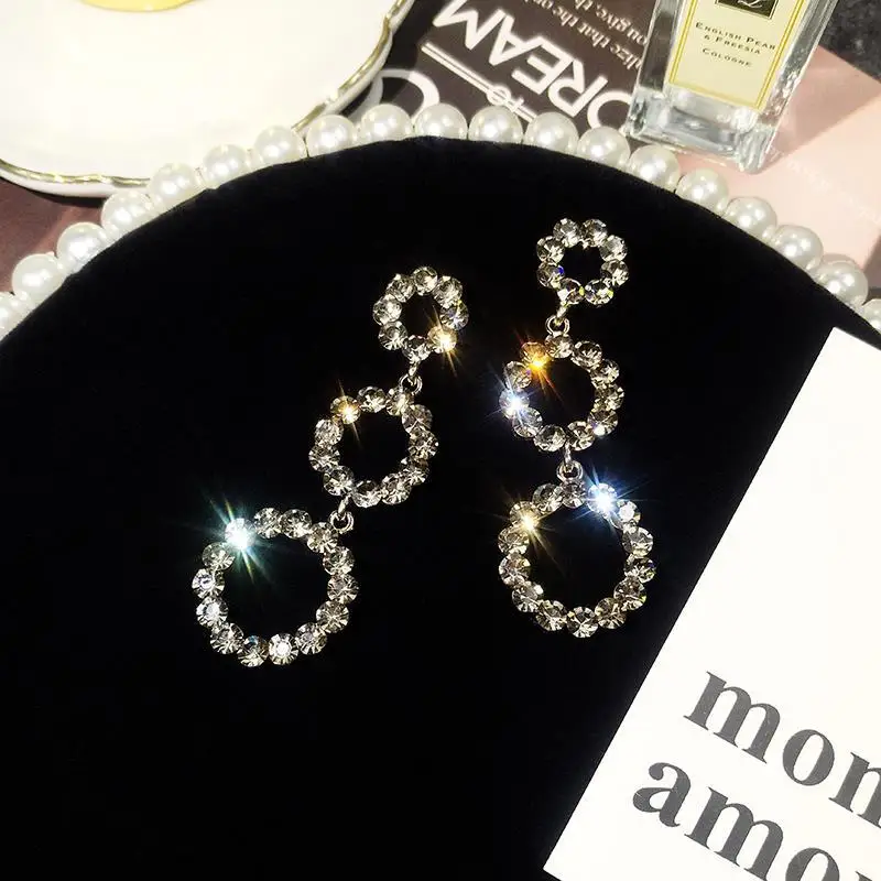 2018 Новые популярные серьги инкрустированные жемчугом и водяным сверлом покрытые