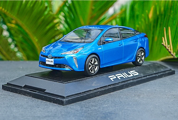 Оригинальная фабричная 1:30 TOYOTA PRIUS PHV игрушечная машинка из сплава, игрушки для детей, литая модель автомобиля, подарок на день рождения