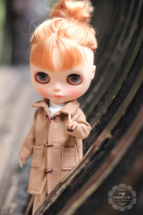 

Free shipping Handmade Doll Clothes Ox horn button coat for bjd Azone Momoko Licca Pullip Blyth doll Accessories Toys Gift