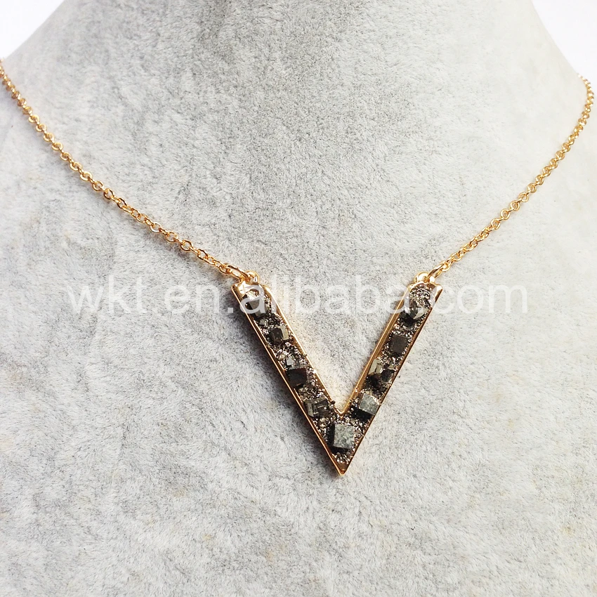 WT-N714 Amazing design Letter V Pendant gold necklace Jewelry natural pyrite stone letter charm pendant 18&quotchain gift | Украшения и