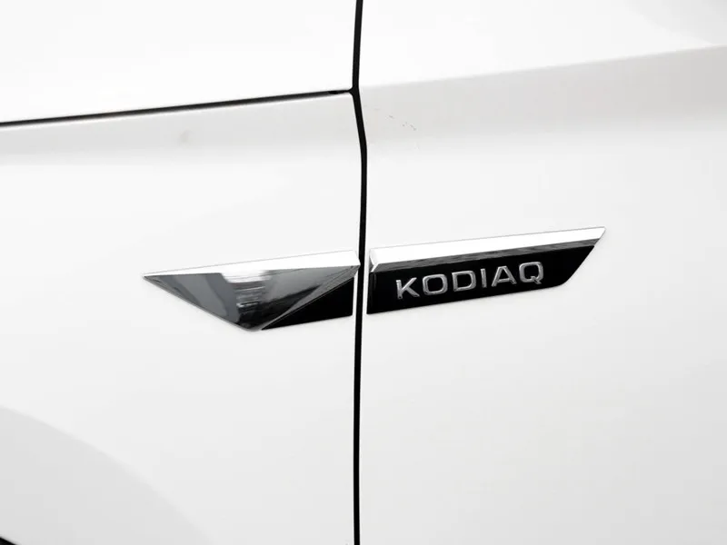 Для skoda kodiaq 2017 2018 г. оригинальный значок-эмблема для боковых крыльев и дверей |