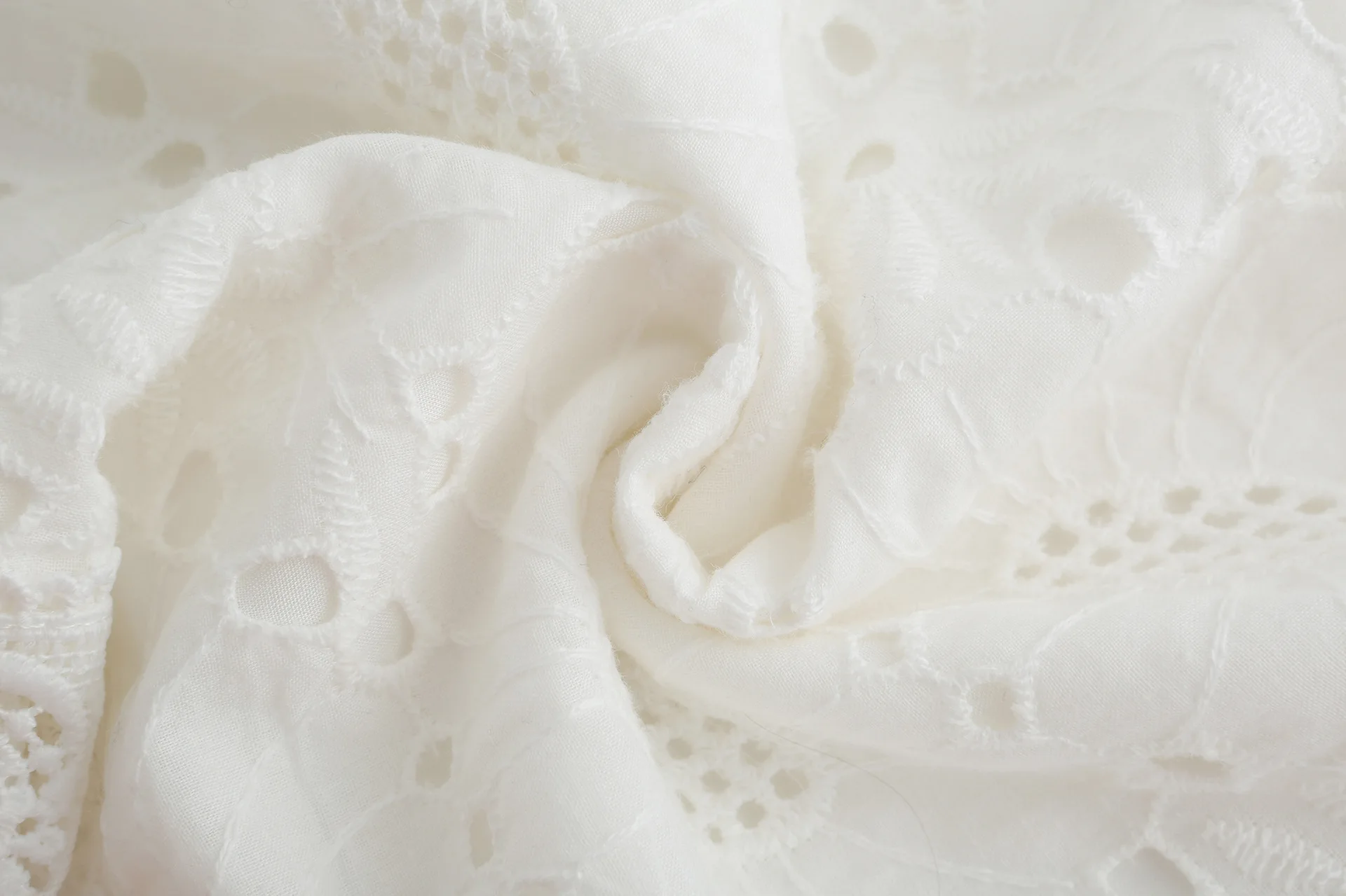 

Runway Women Lace Dress Mini Sexy Strapless 2019 Summer Ladies Long Lantern Sleeves Embroidery Hollow Out Dresses Beach Vestidos