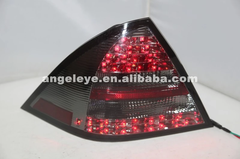 Для Benz W203 C32 C36 C280 C230 C320 C240C180K C200K светодиодный задний фонарь 2001-2004 год дымчатый