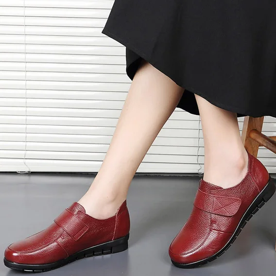 Женские кроссовки из искусственной кожи на плоской подошве цвет в ассортименте |