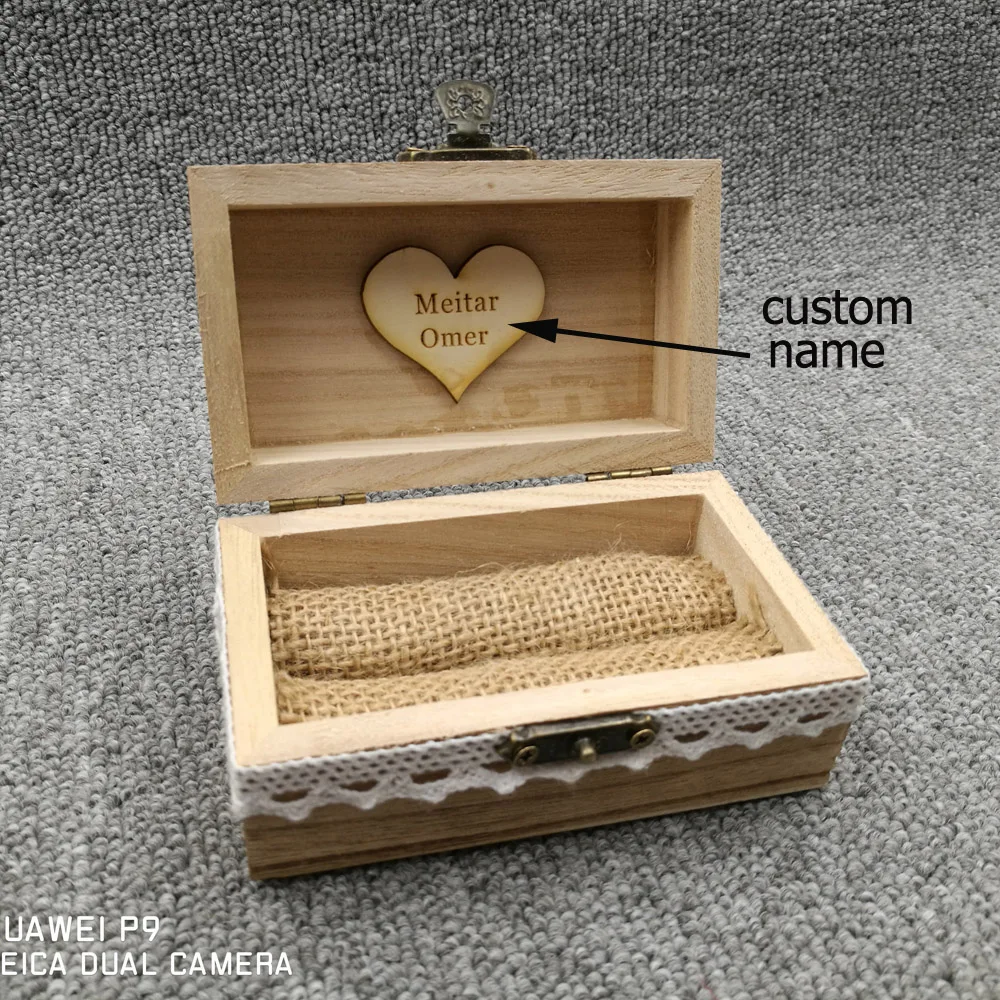 Коробка для свадебных колец под заказ с фамилией деревянный держатель в