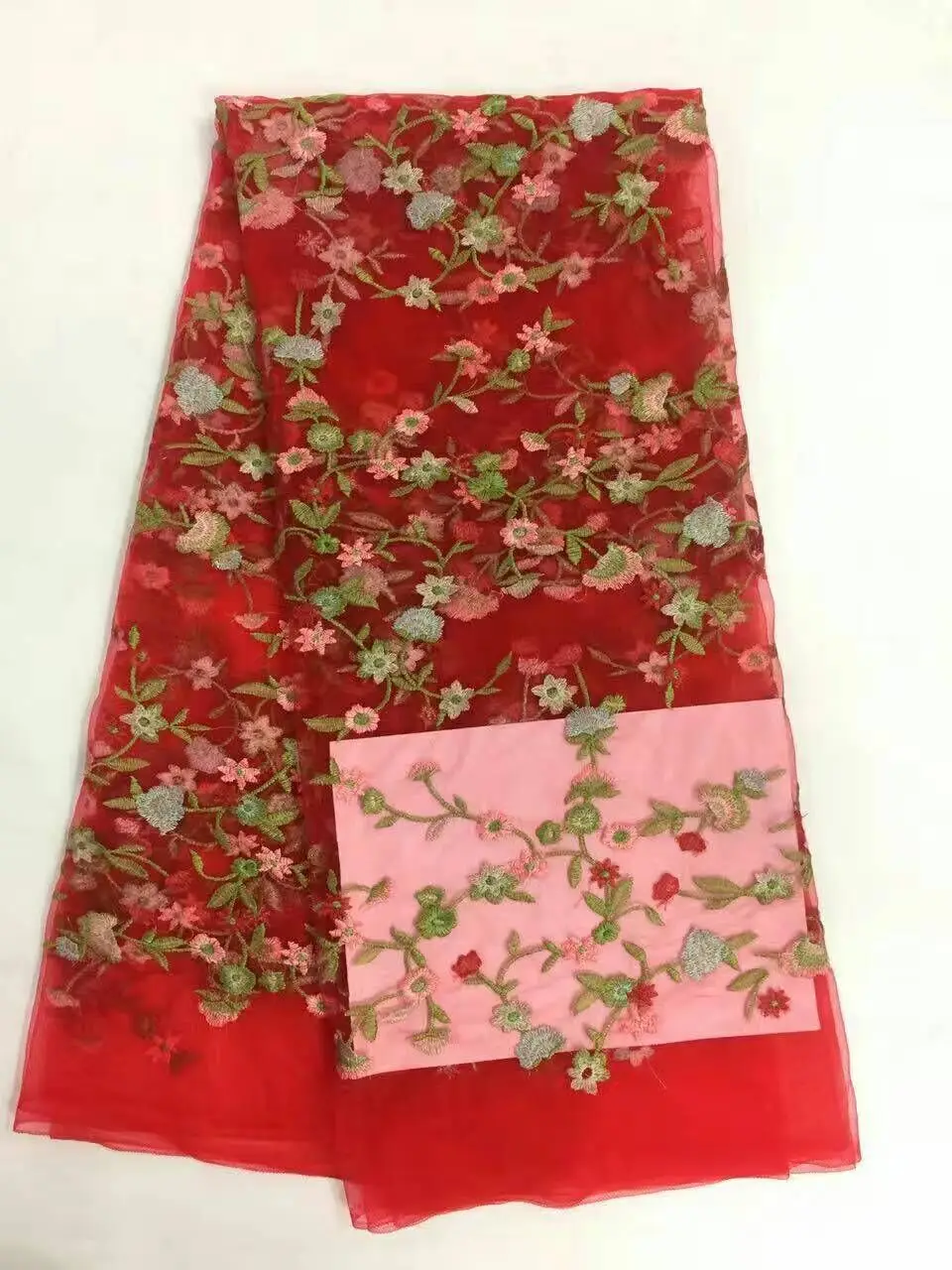 Великолепная красная французская сетчатая кружевная ткань и красивый цветочный