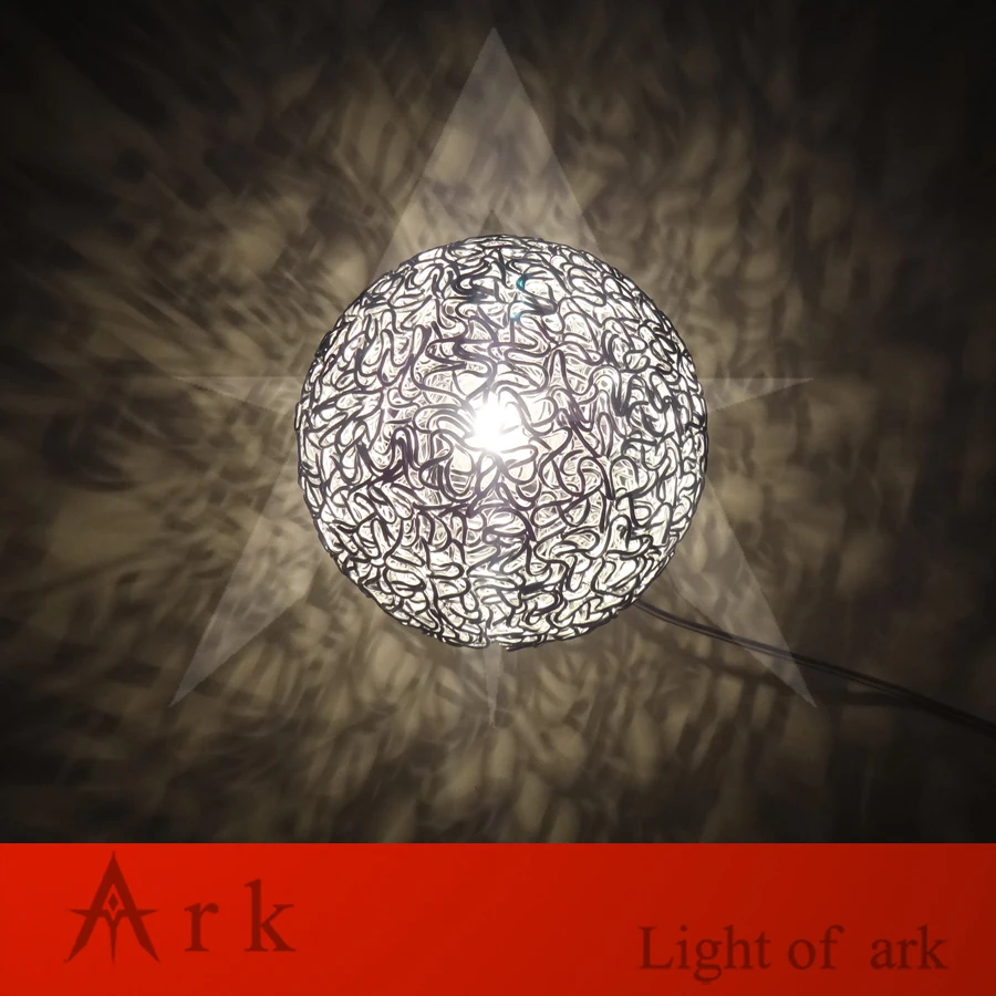 Оригинальная новая современная сияющая алюминиевая Светодиодная настольная