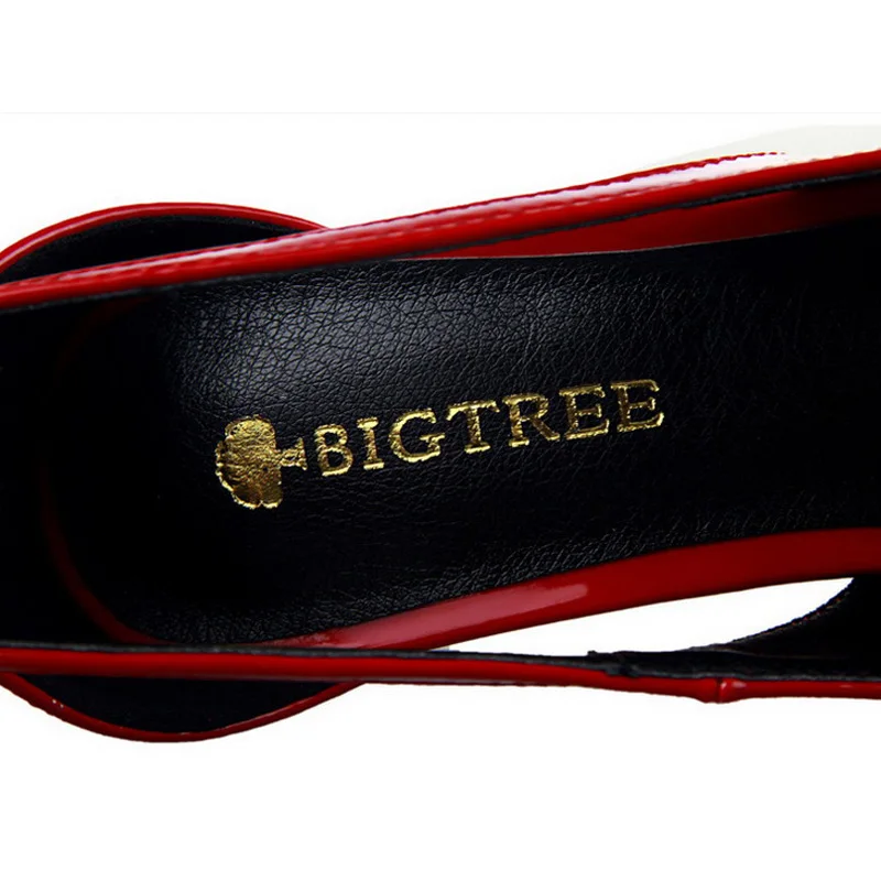 Женские туфли лодочки на высоком каблуке из лакированной кожи свадебные