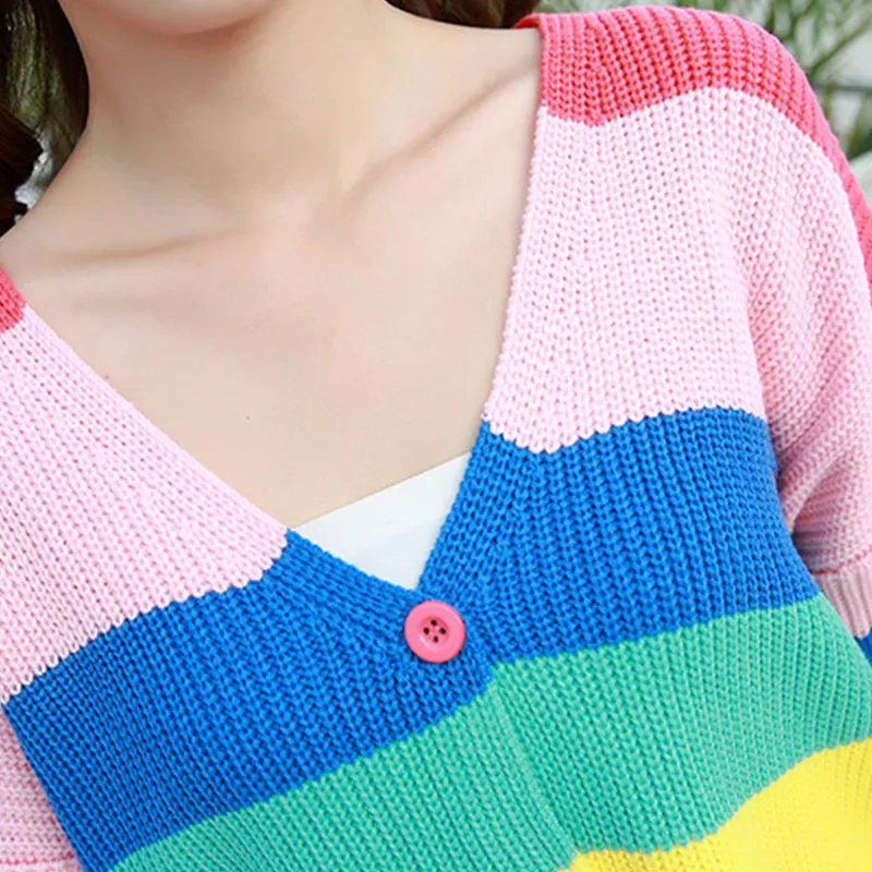 Женский вязаный кардиган с v образным вырезом свитер в радужную полоску