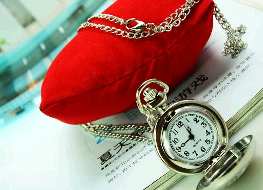 

New silver peacock with flowers pattern necklace quartz pocket watches women Men gift free shipping