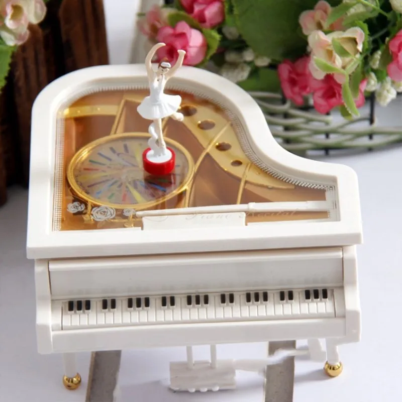 

Piano Shape Dancing Ballerina Music Box PLastic Jewellery Box Carousel Hand Crank Music Box Mechanism Gift for Valentine's Day