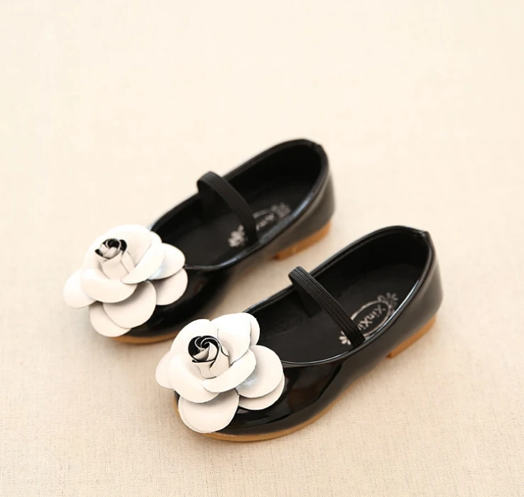 

2019 Korean version of autumn girls shoes female children's princess shoes in the kids Camellia peas shoes non-slip wear-resista