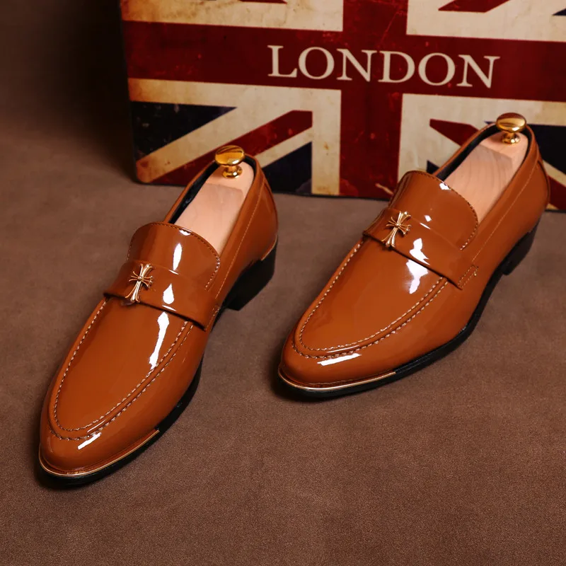 Мужские модельные туфли с острым носком сезон весна-лето фирменный дизайн