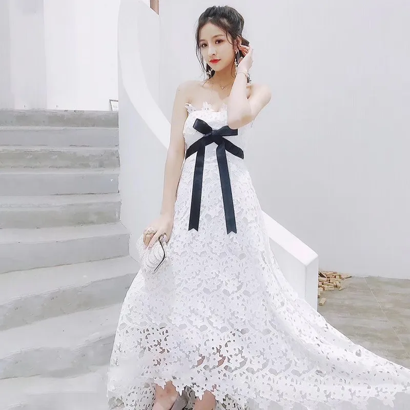 white TWOTWINSTYLE с открытыми плечами асимметричное женское платье без бретелек без рукавов с бантом высокая Талия выдалбливают макси платья женские - Цвет: white
